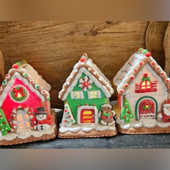NEW Set of 3 Illuminated Gingerbread Houses - Picture 4 of 4